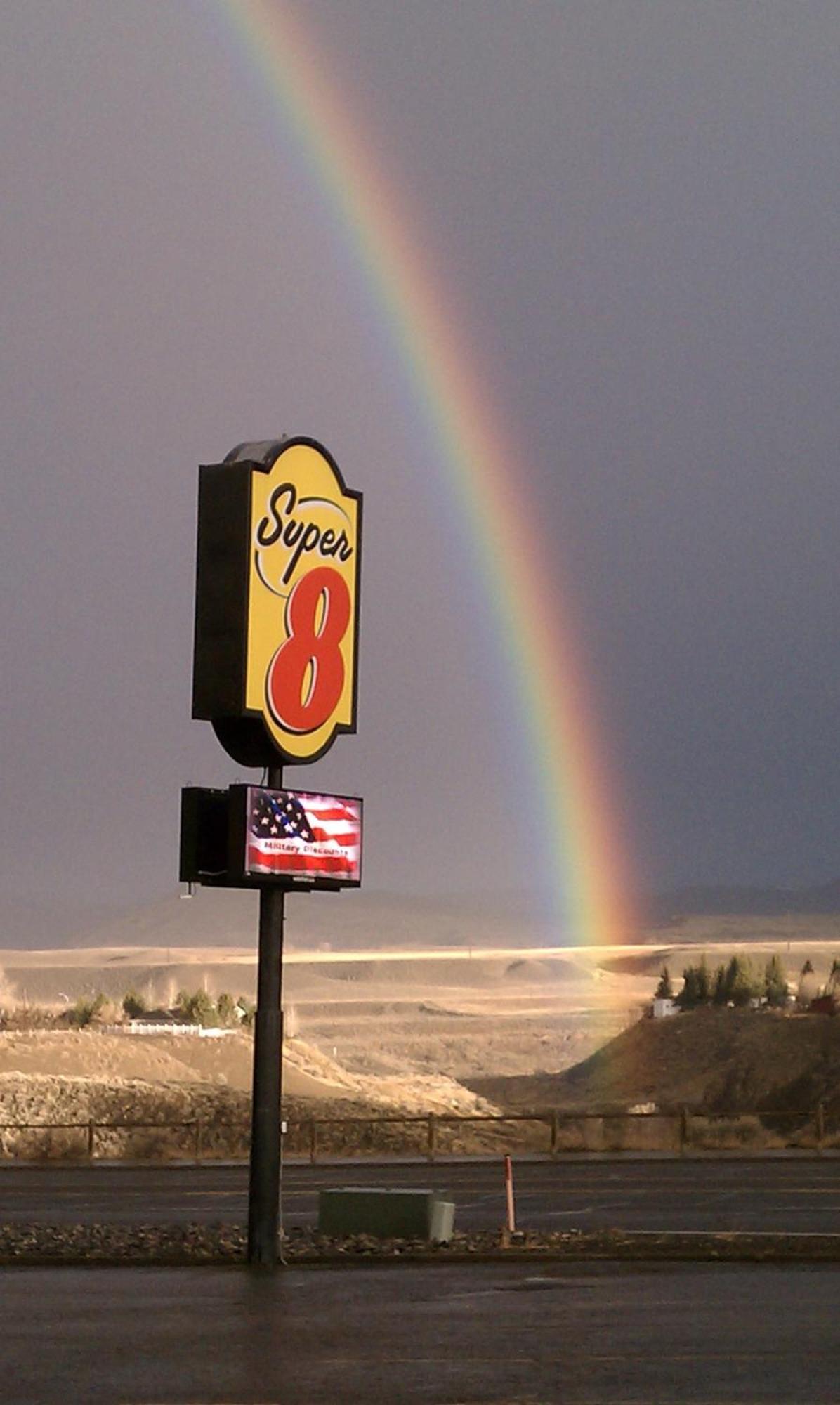 Super 8 By Wyndham Cody Hotell Eksteriør bilde